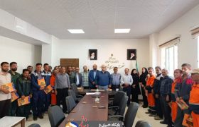 تجلیل از کارگران خدوم و زحمت کش شهرداری شاپورآباد/ روز جهانی کار و کارگر