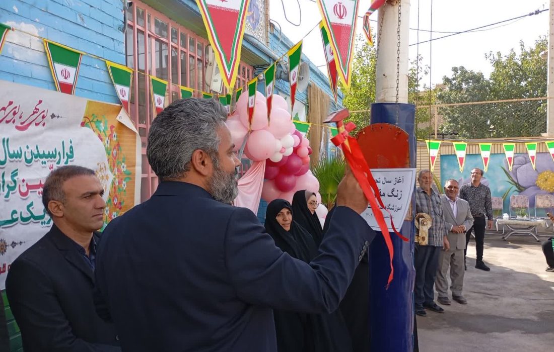 طنین دوازده زنگ شکوفه‌ها به یاد دوازده روز حماسه؛ ادای احترام به شهدای جنگ کوتاه اما جاودان