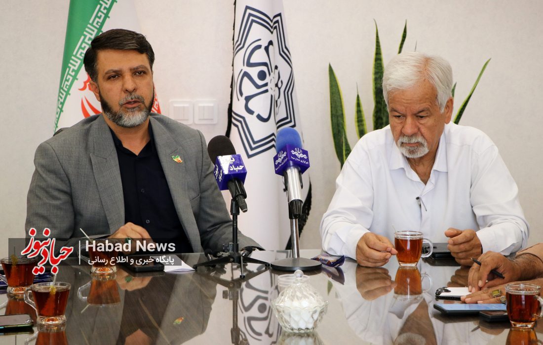 نشست خبری متفاوت در حبیبآباد؛ از میز جلسه تا میدان پروژهها